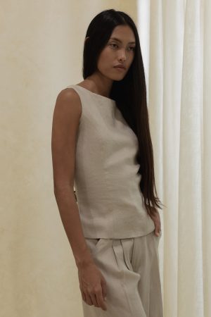 Rājitā Backless Top